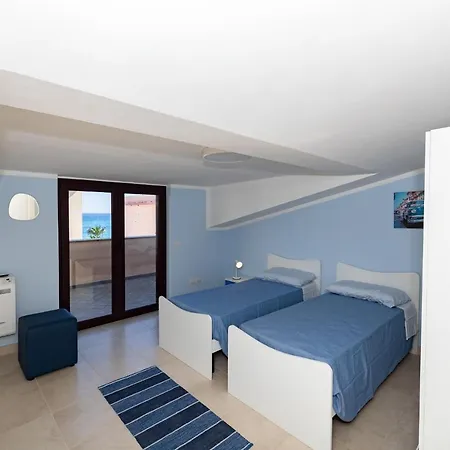 Chiaro Di Luna Guest House Roccella Ionica Exterior photo