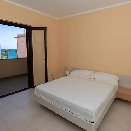 Chiaro Di Luna Guest House Roccella Ionica Exterior photo